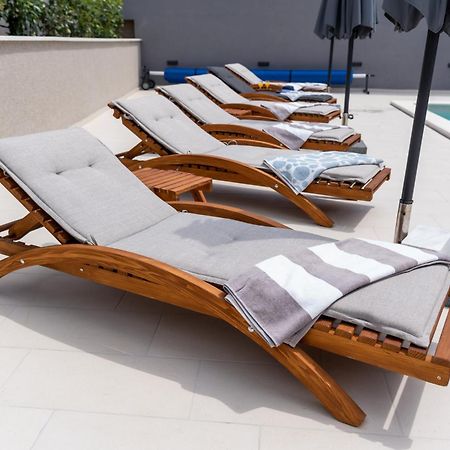 Luxury Apartment Lorena - Private Heated Pool - Jesenice  Esterno foto