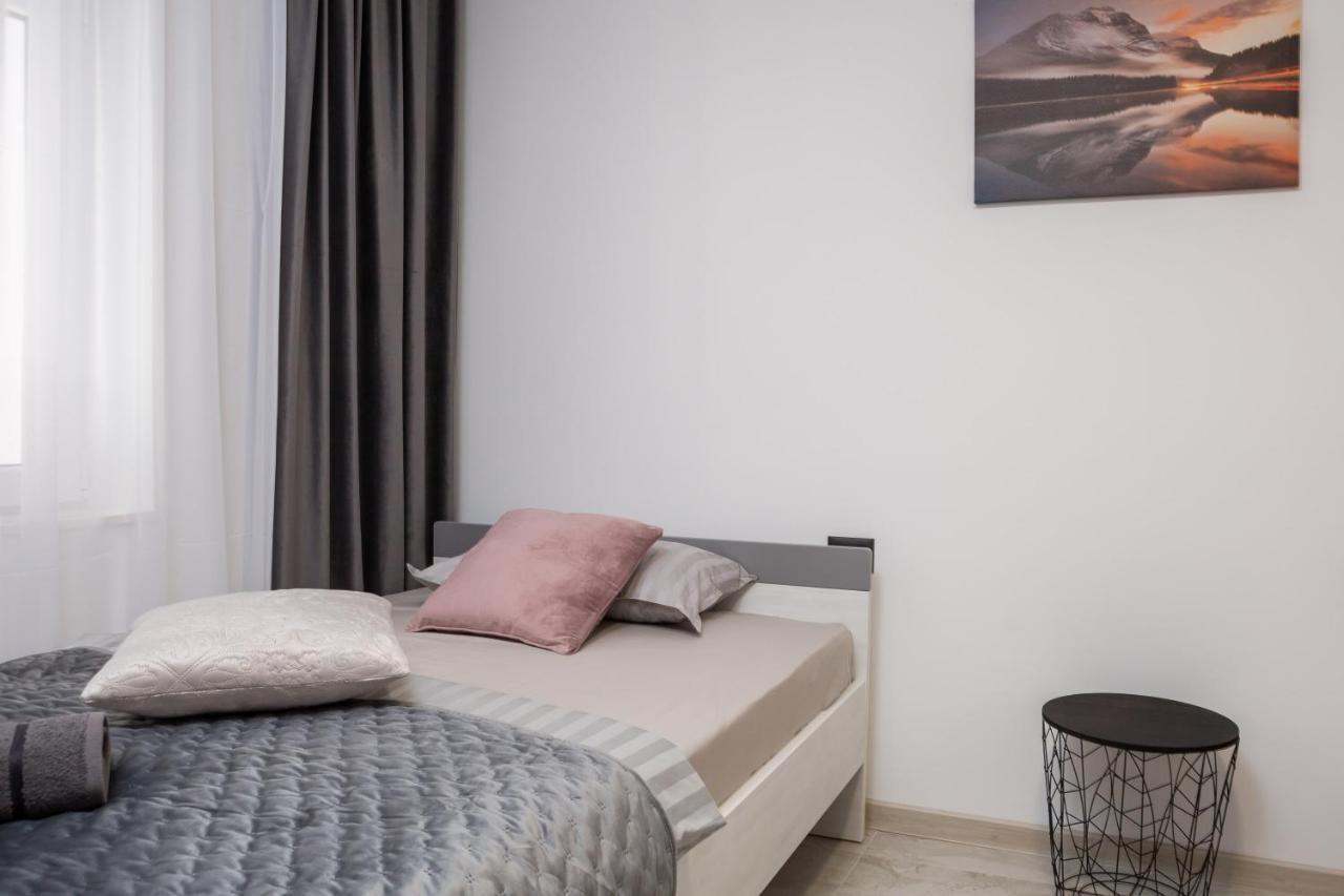 Luxury Apartment Lorena - Private Heated Pool - Jesenice  Esterno foto