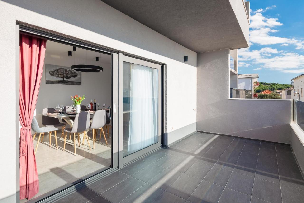 Luxury Apartment Lorena - Private Heated Pool - Jesenice  Esterno foto