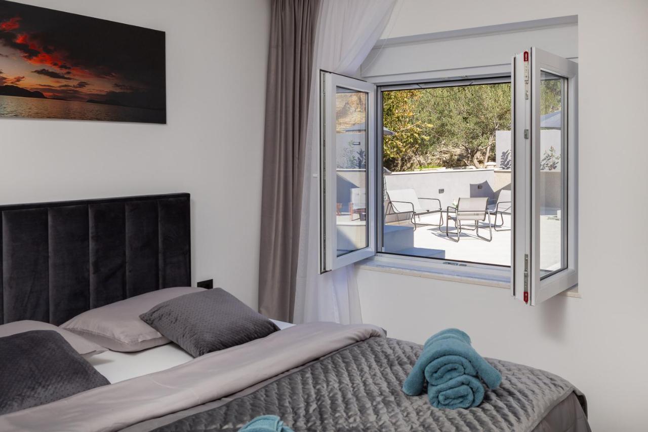 Luxury Apartment Lorena - Private Heated Pool - Jesenice  Esterno foto