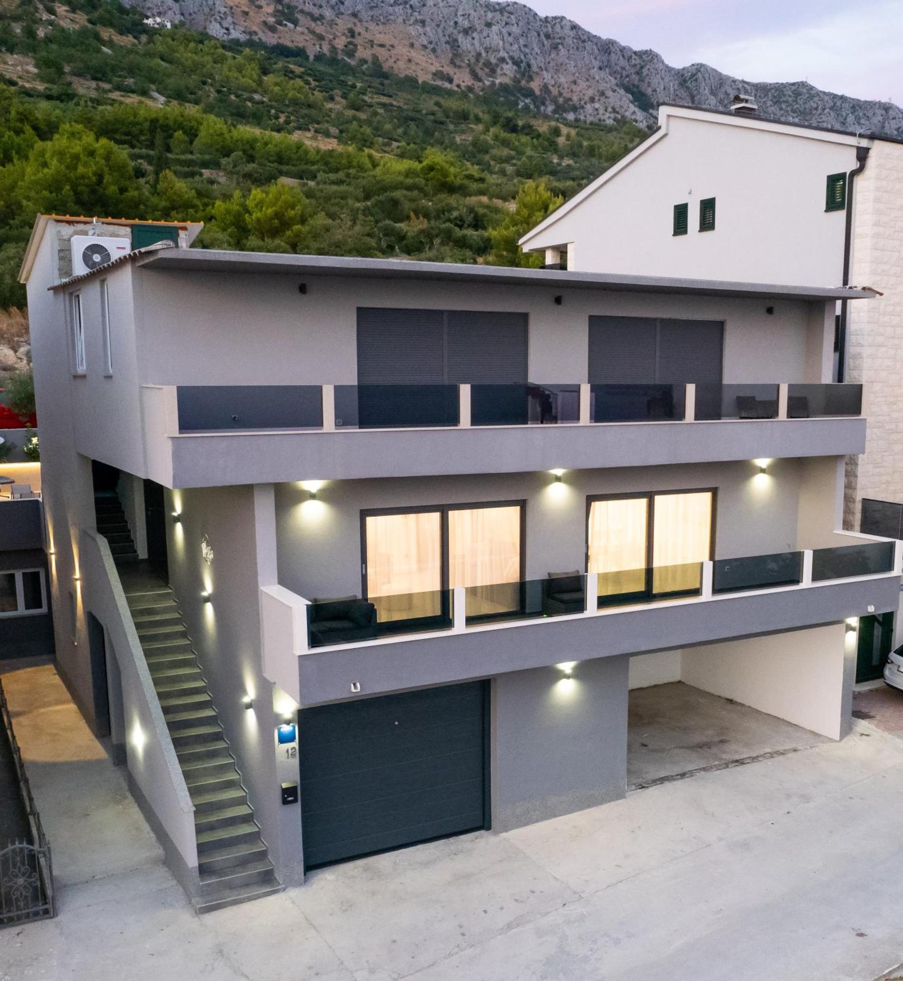 Luxury Apartment Lorena - Private Heated Pool - Jesenice  Esterno foto